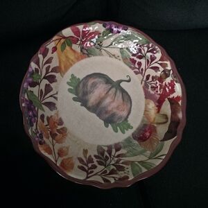 Decorative Autumn Plate with Pumpkin Design